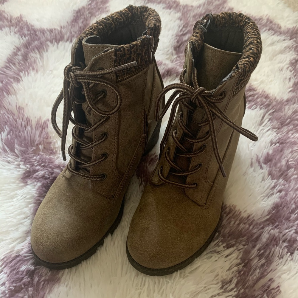 Jellypop Lace up brown tweed heeled boots